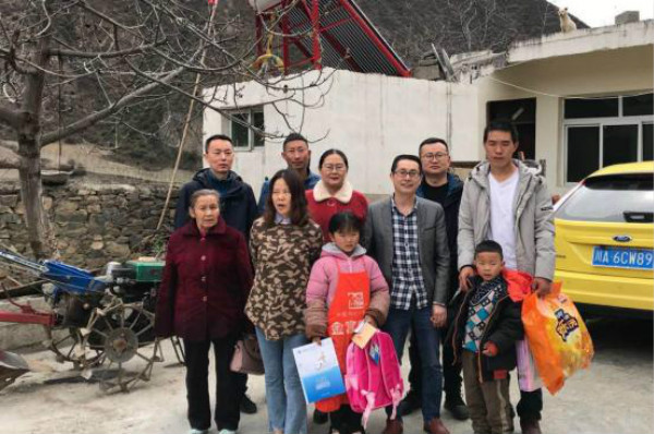 “星光马赛克文化艺术成长基地”助力自闭症就业