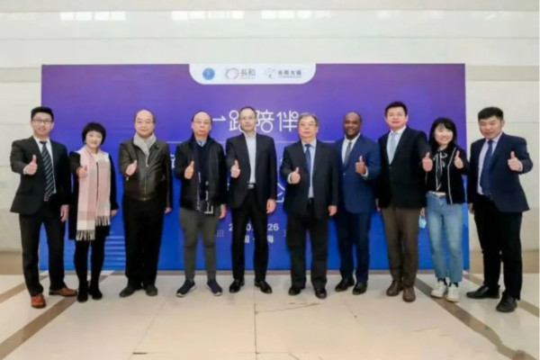 “一路陪伴—唤醒家长，引领康复”自闭症论坛在上海举办